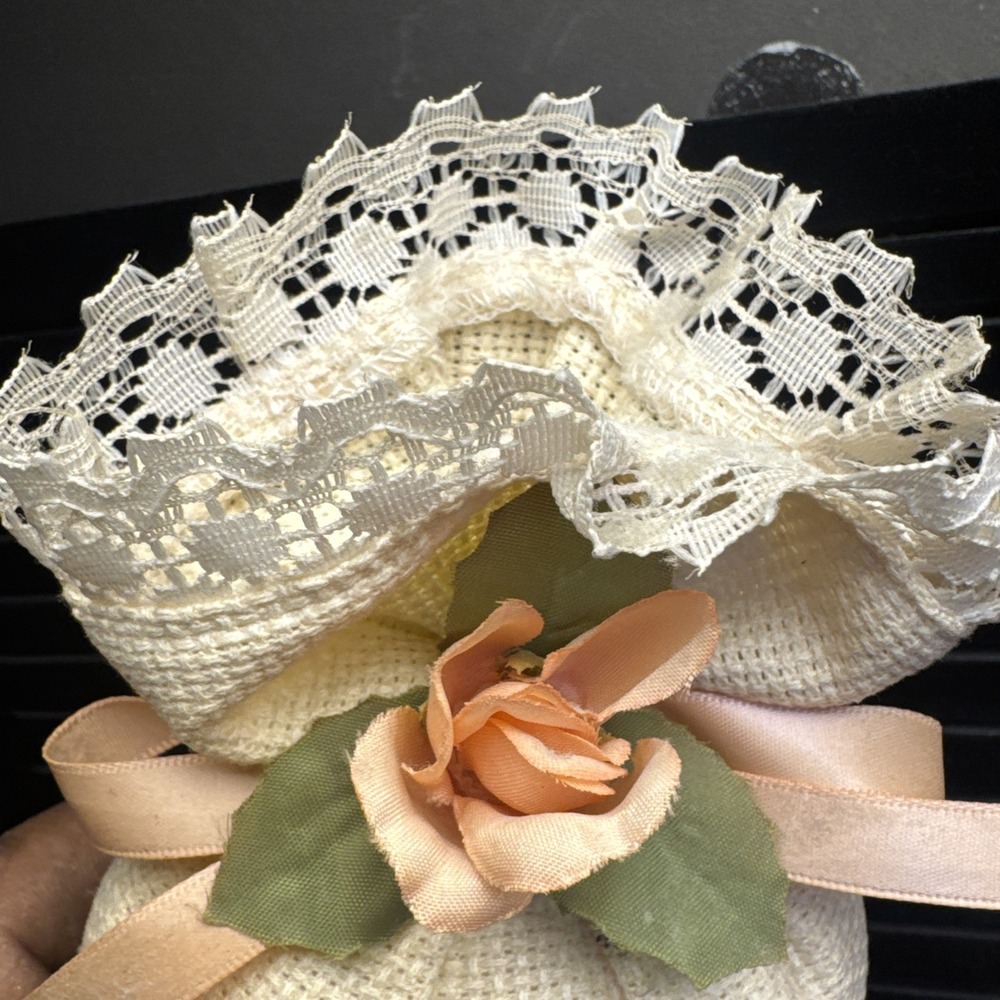 Beautiful Powder Room Decor. - Picture 10 of 14